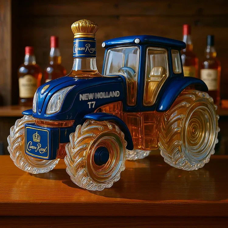 Handgefertigte Whiskykaraffe in Form eines New Holland T7 Traktors